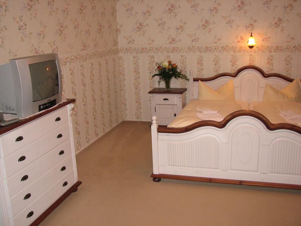 Hotel Garni Dekorahaus Bad Schandau Rum bild