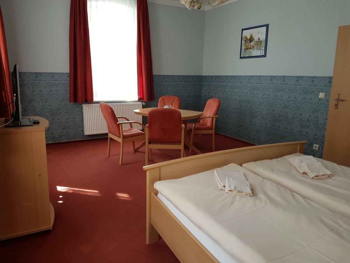 Hotel Garni Dekorahaus Bad Schandau Exteriör bild